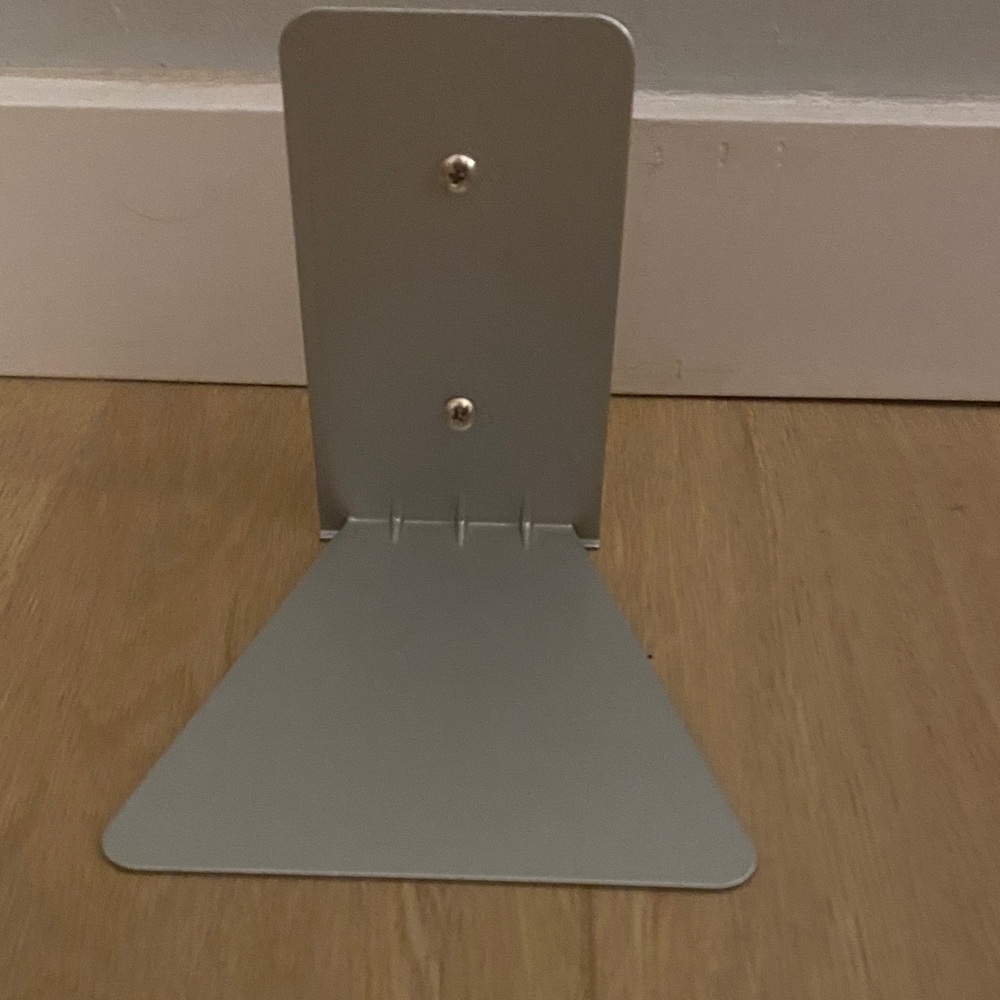Umbra invisible floating book shelf